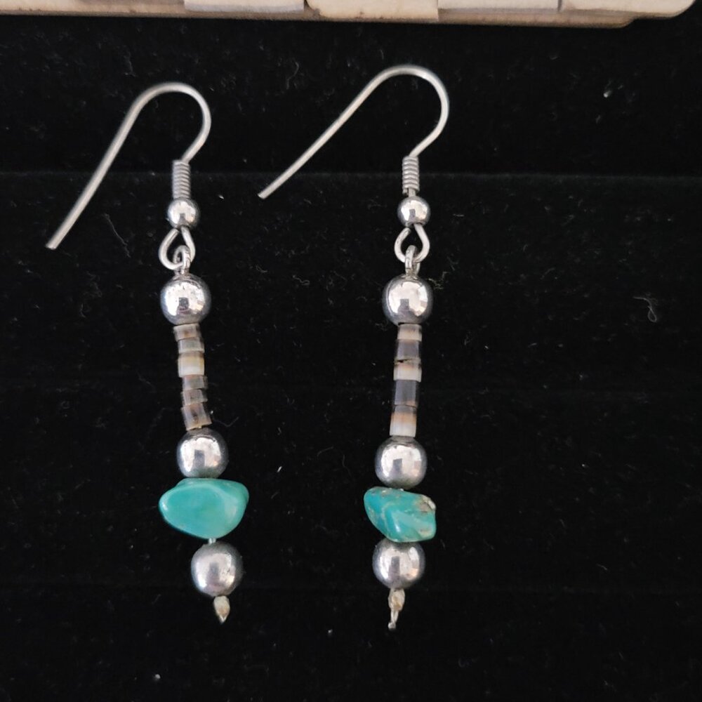 Sterling Silver Dangle tan and brown beads single turquoise stone Earrings Q96